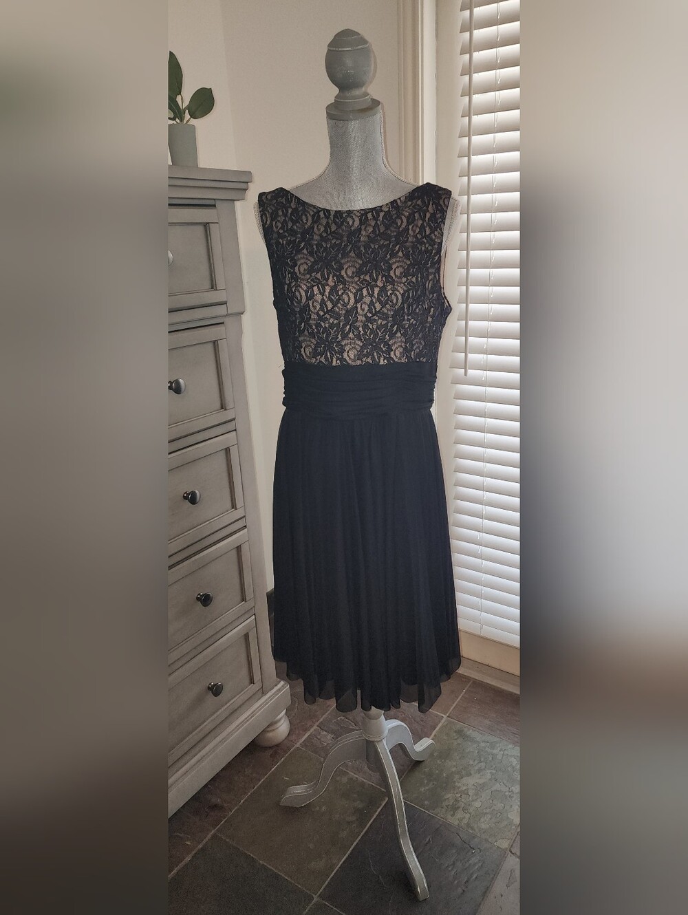 Jessica Howard Black Lace Bodice Midi Dress